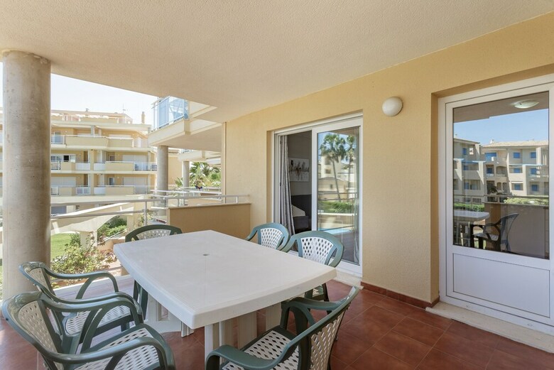 Beautiful 2-bed First Beach Line Apartment For 6