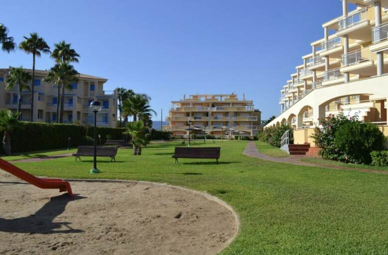 Beautiful 2-bed First Beach Line Apartment For 6