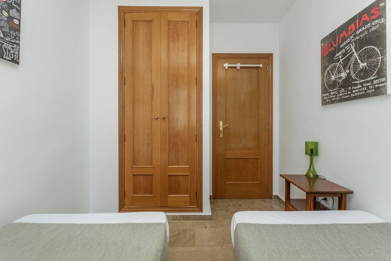 Beautiful 2-bed First Beach Line Apartment For 6