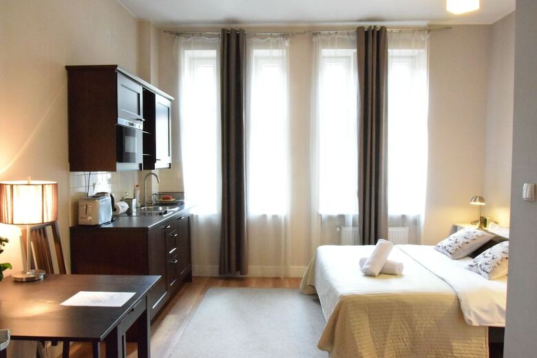 Posada Blooms Inn & Apartments