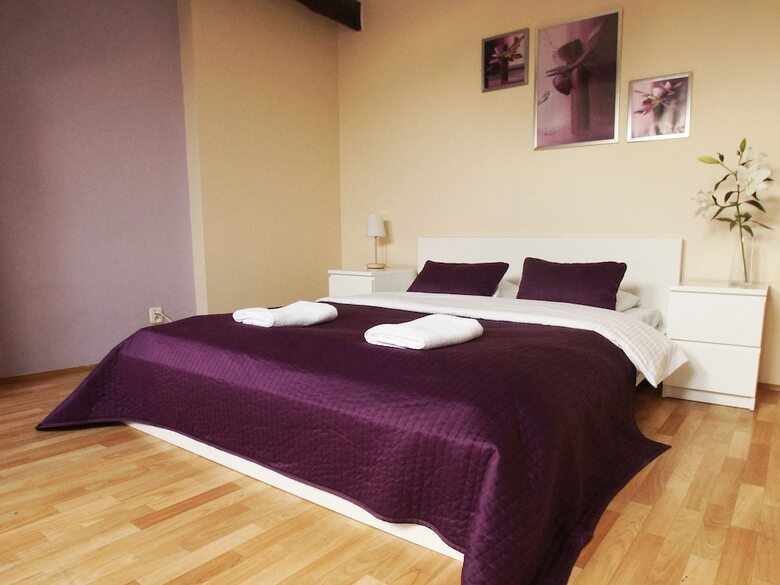 Posada Blooms Inn & Apartments