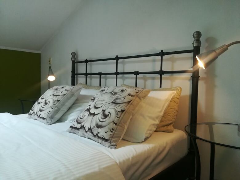 Posada Blooms Inn & Apartments