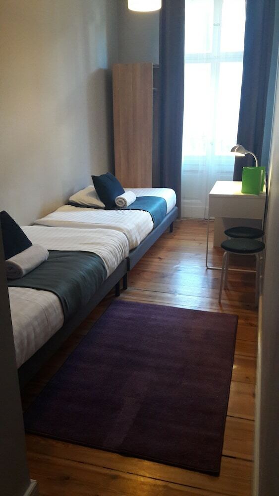 Posada Blooms Inn & Apartments