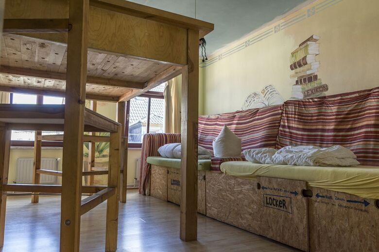 Hostal Lollis Homestay - Hostel