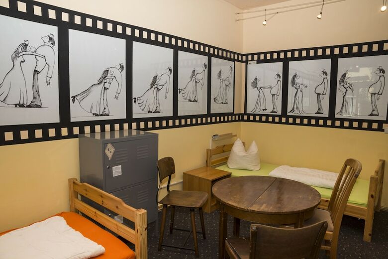 Hostal Lollis Homestay - Hostel