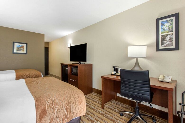 Hotel Comfort Inn Tunnel Road East