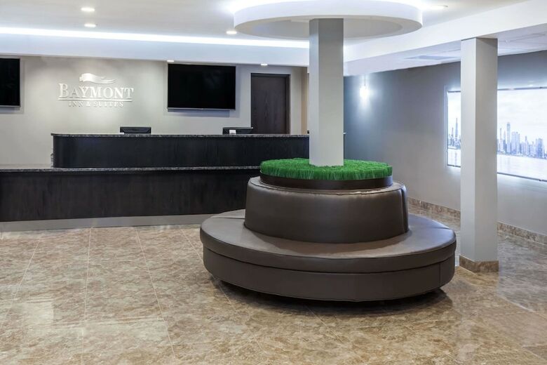 Hotel Baymont By Wyndham Glenview