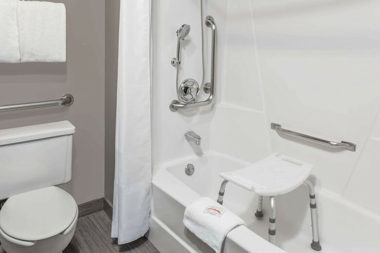 Hotel Baymont By Wyndham Glenview