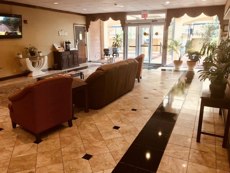 Hotel Quality Inn And Suites