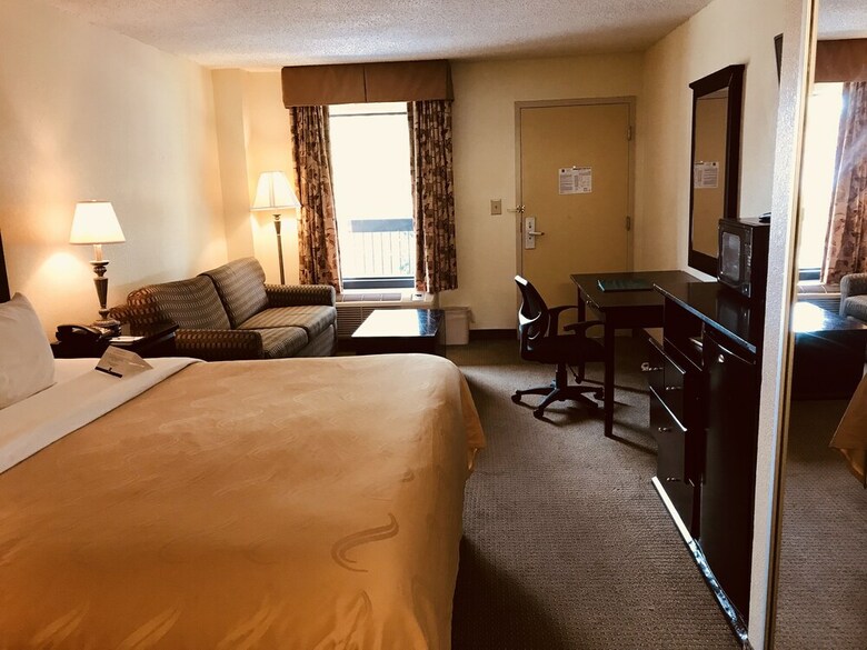 Hotel Quality Inn And Suites