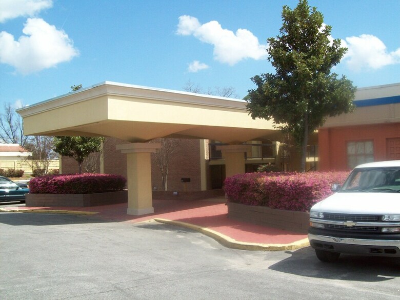 Hotel Quality Inn And Suites