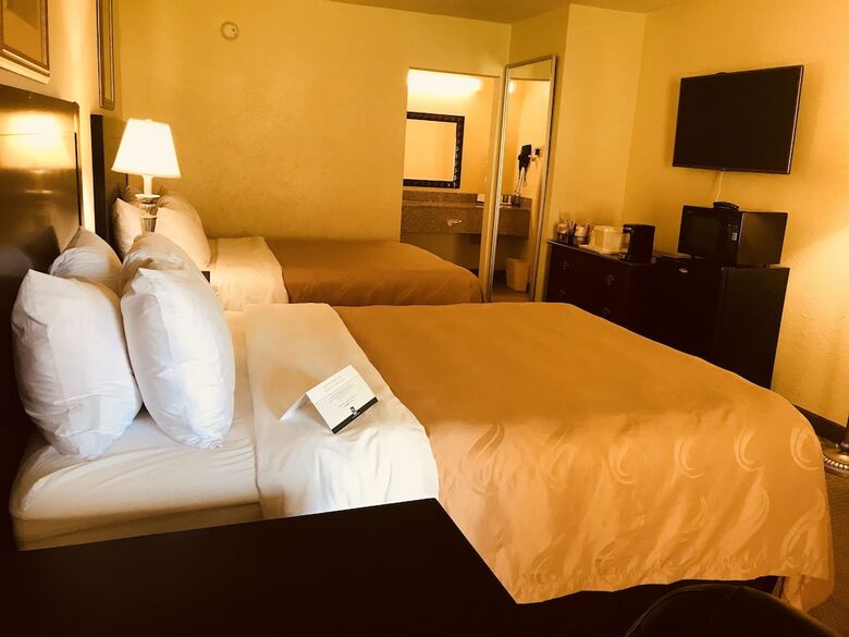 Hotel Quality Inn And Suites
