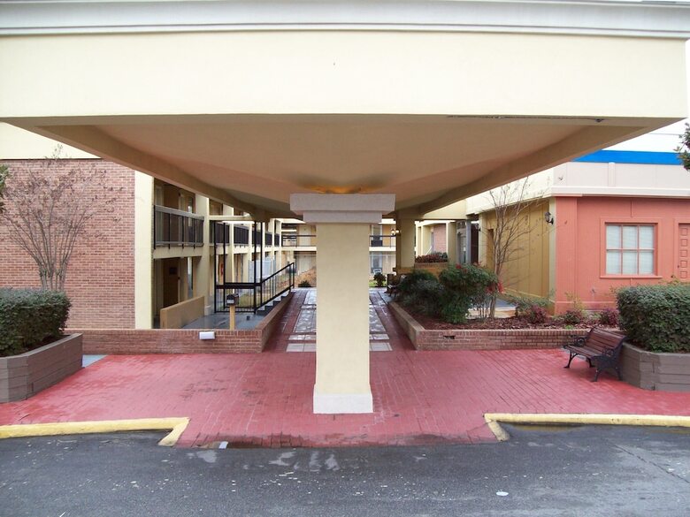 Hotel Quality Inn And Suites