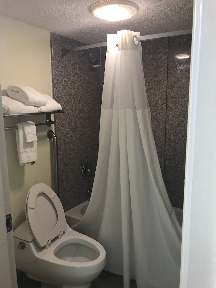 Hotel Quality Inn And Suites