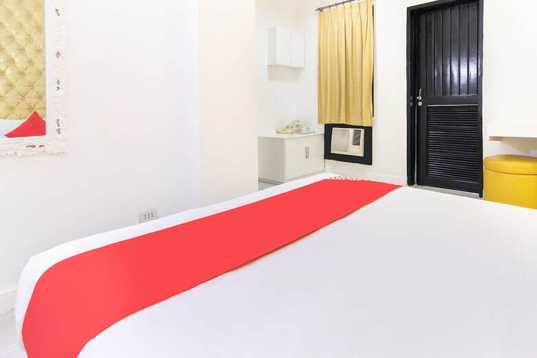Oyo 185 Seven Suites Observatory Hotel