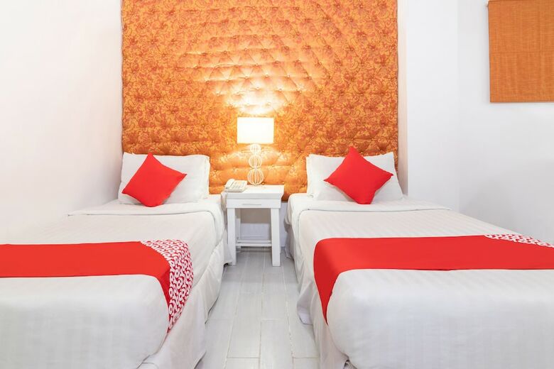 Oyo 185 Seven Suites Observatory Hotel