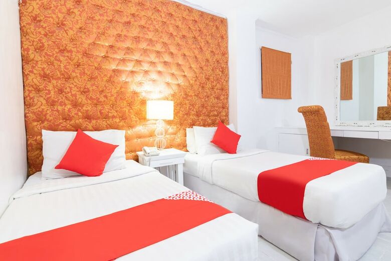 Oyo 185 Seven Suites Observatory Hotel