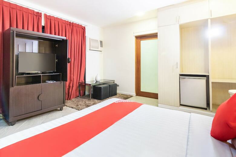 Oyo 185 Seven Suites Observatory Hotel