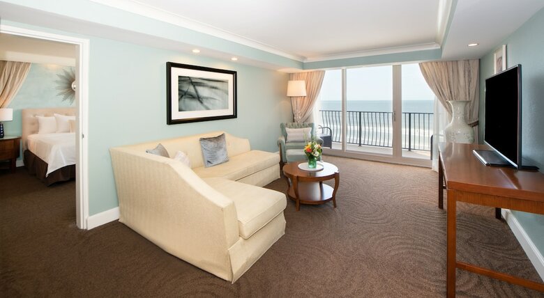 Hotel One Ocean Resort & Spa