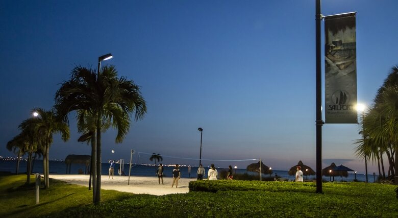 Aparthotel Sailport Waterfront Suites
