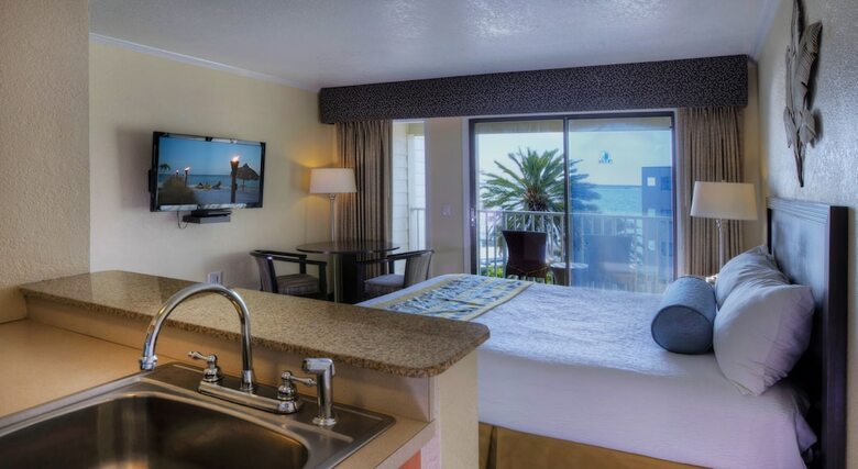 Aparthotel Sailport Waterfront Suites