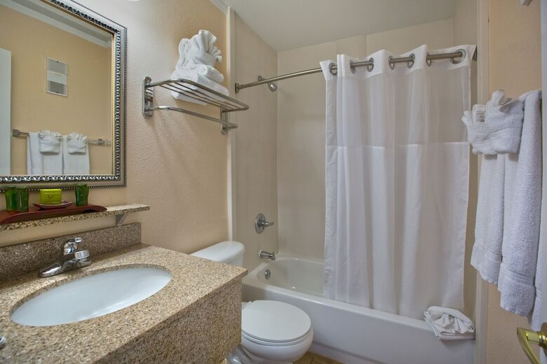 Aparthotel Sailport Waterfront Suites