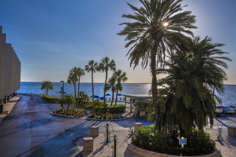 Aparthotel Sailport Waterfront Suites