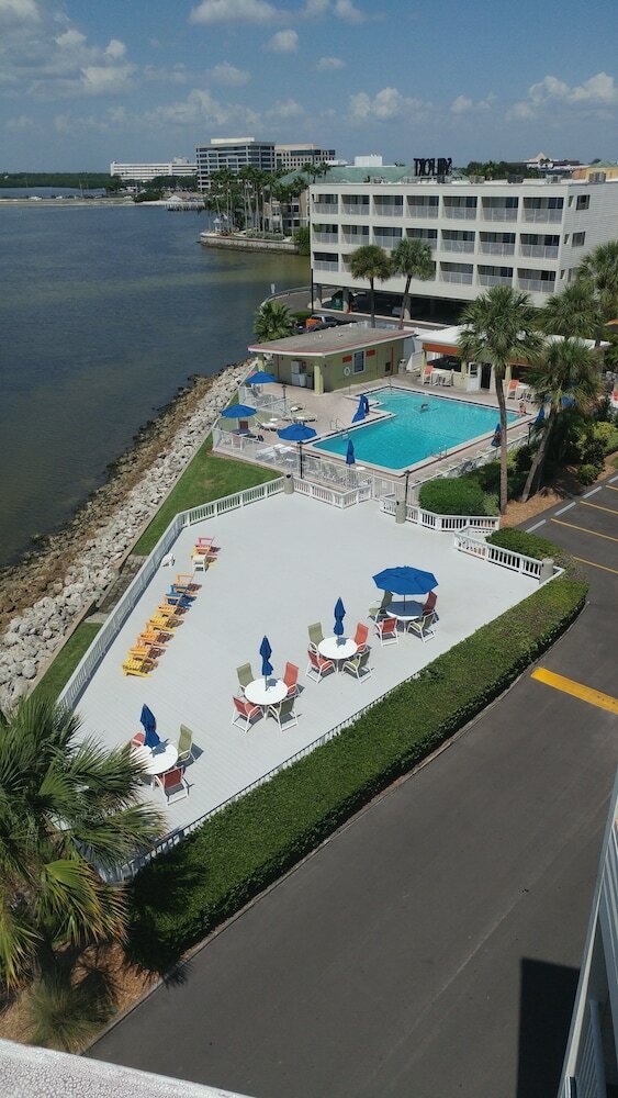 Aparthotel Sailport Waterfront Suites