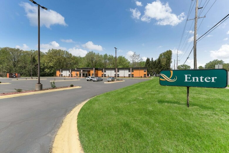 Hotel Quality Inn & Suites