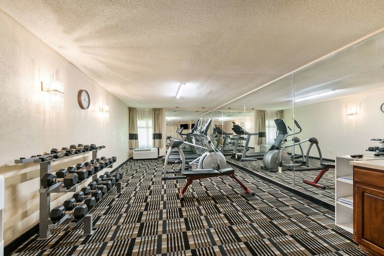 Hotel Quality Inn & Suites