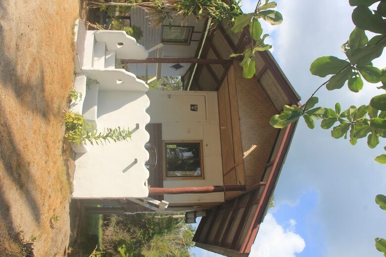 Hostal The Beach Village - Hostel
