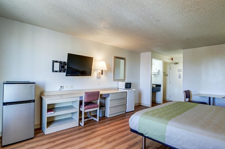 Motel 6 Denver South - South Tech Center