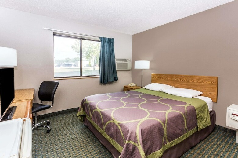 Motel Super 8 By Wyndham St. Charles