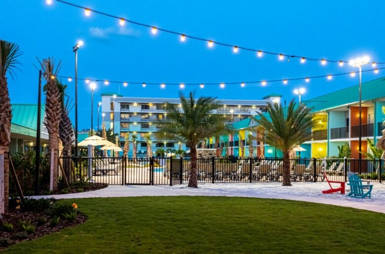 Beachside Hotel & Suites