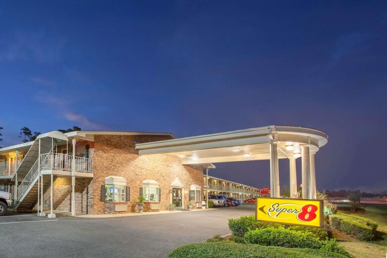 Motel Super 8 By Wyndham Monroe West