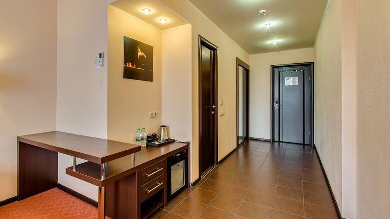 Inside Business Hotel