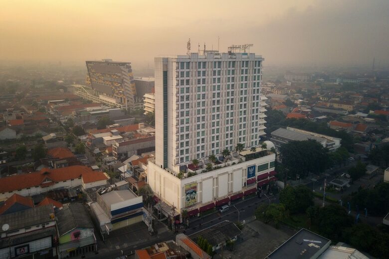Hotel The Square Surabaya