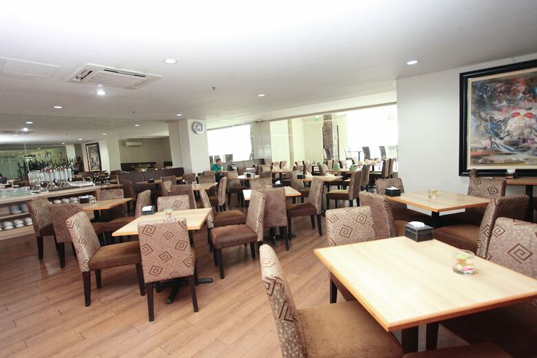 Hotel The Square Surabaya