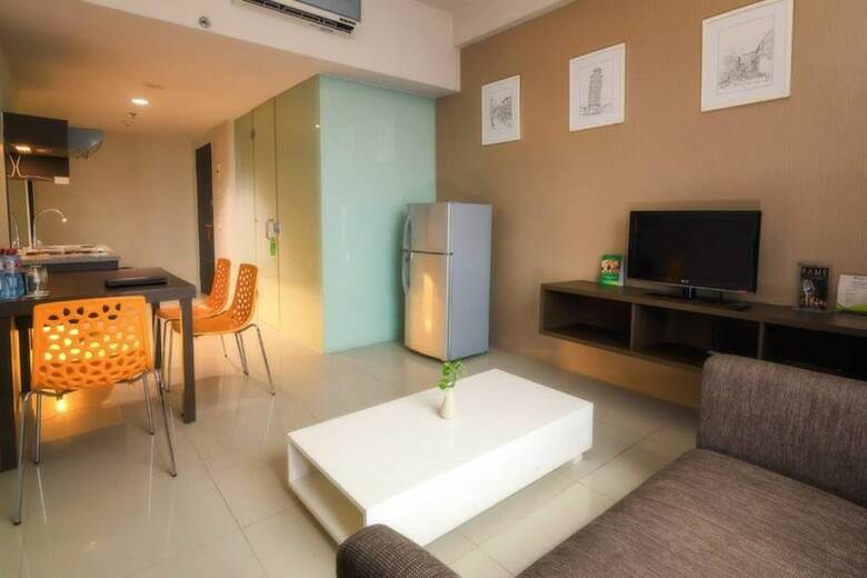 Hotel The Square Surabaya