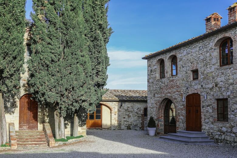 Agroturismo Castello La Leccia