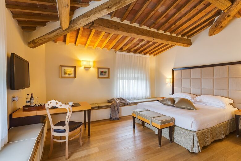 Agroturismo Castello La Leccia