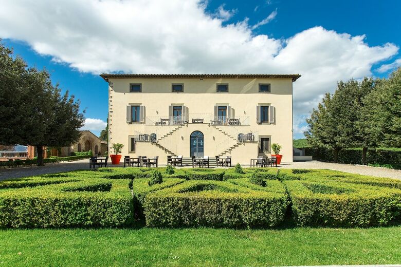 Agroturismo Castello La Leccia