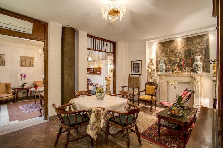 Navona Gallery & Garden Suites B&B