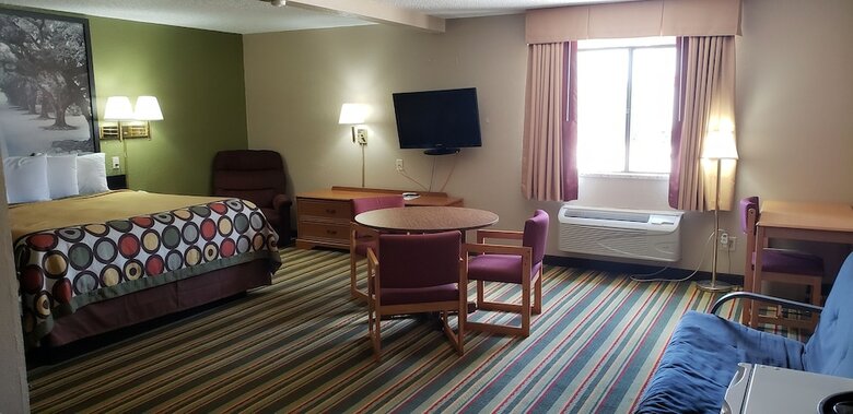 Motel Super 8 By Wyndham Champaign