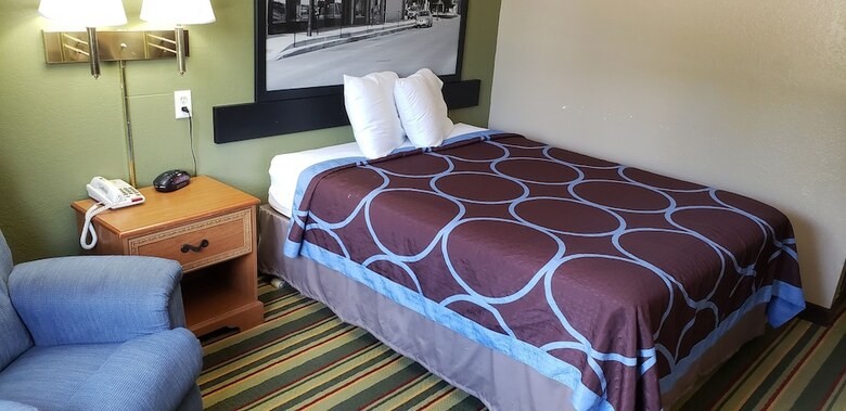 Motel Super 8 By Wyndham Champaign