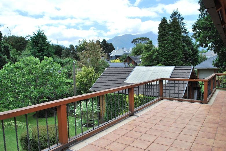 Frontera Pucon Hostel B&B