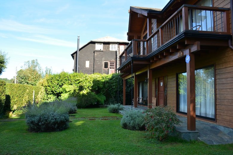 Frontera Pucon Hostel B&B