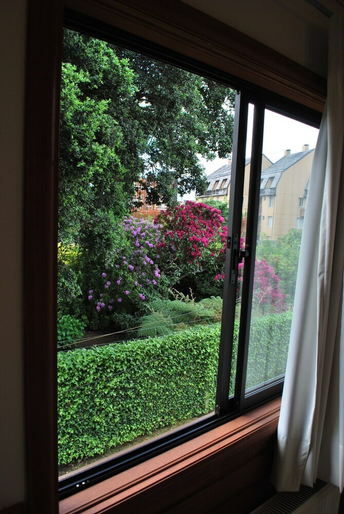 Frontera Pucon Hostel B&B