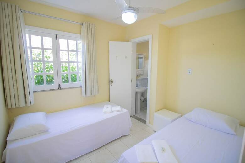 Gb08 Casa 4 Suites Em Guarajuba