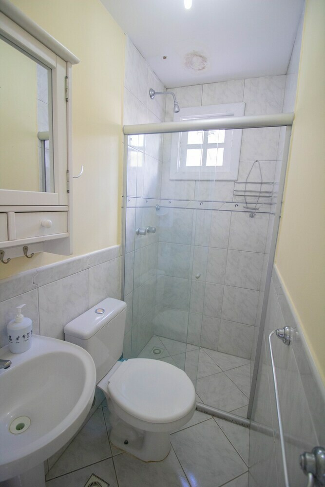 Gb08 Casa 4 Suites Em Guarajuba